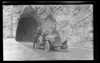 Alfredo e Piero Antonini in posa sull'Axenstrasse