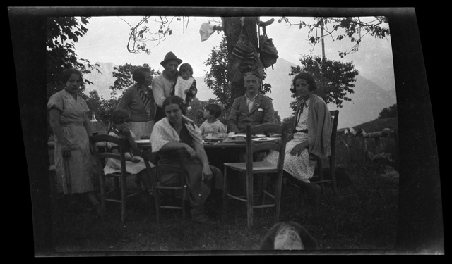 Pranto all'aperto a Condra