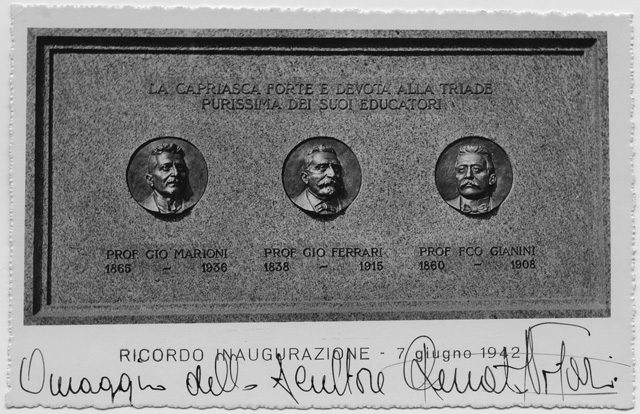 Cartolina ricordo dell'inaugurazione del monumento alla triade dello scultore Renato Notari