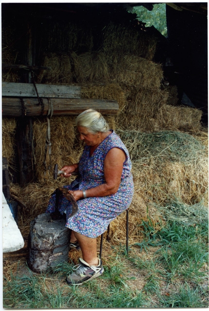 Ritratto di Carolina Storni mentre martella una falce